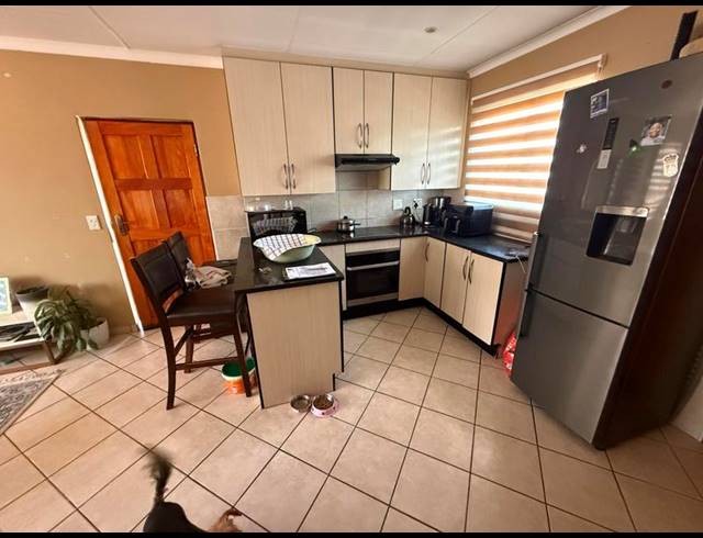 3 BEDROOM TOWNHOUSE FOR SALE IN THE REEDS